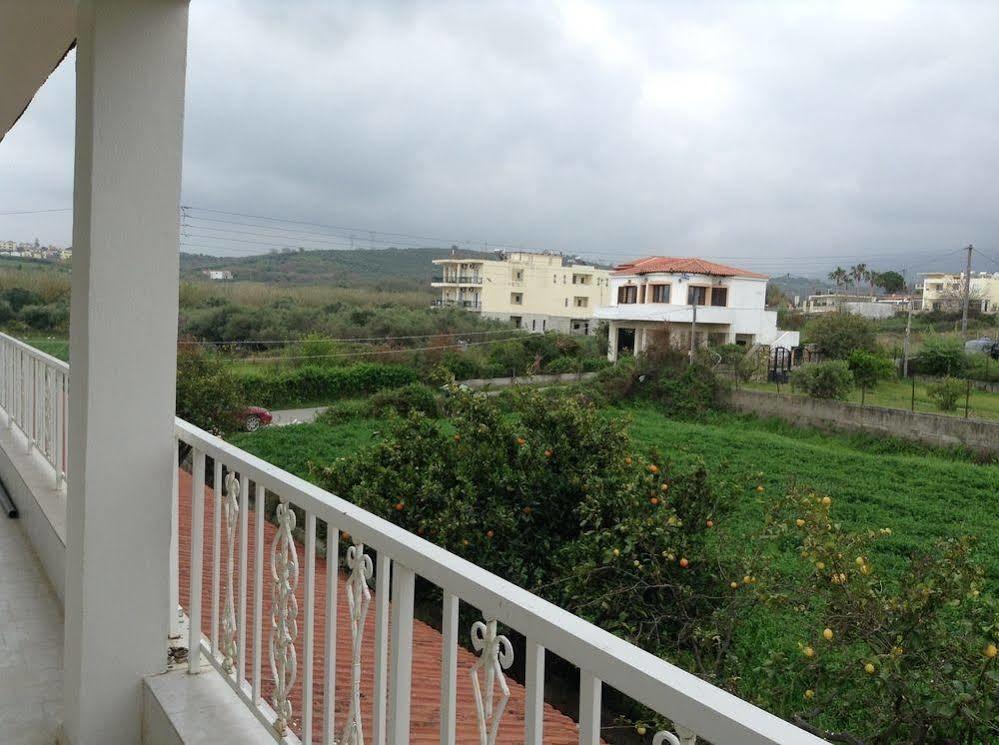 Dias Hotel Apartments Agia Marina Exterior foto